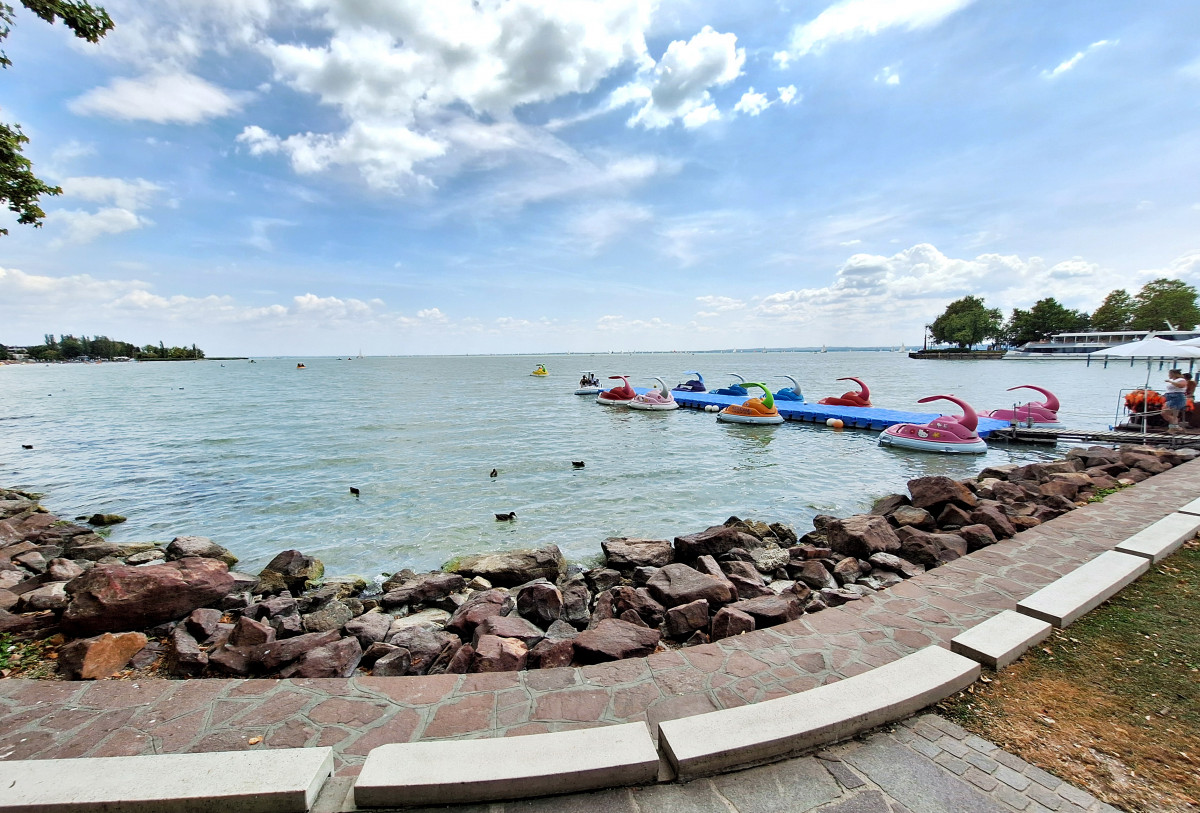 Balatonfüred, Balaton, Tagore sétány, nyár, nyaralás, turizmus