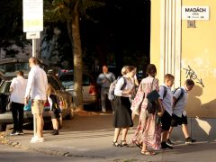 Szeged, tanítás, iskola, oktatás, diák, évnyitó, Madách iskola, rendőr, közlekedés