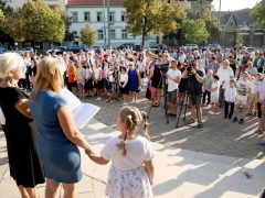 Szeged, bezárt Wesley iskola, Wesley iskola, iskola, oktatás, tanítás, gyerekek, diákok, tanévnyitó, kormányhivatal, Iványi Gábor