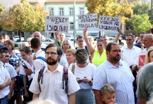 Szeged, bezárt Wesley iskola, Wesley iskola, iskola, oktatás, tanítás, gyerekek, diákok, tanévnyitó, kormányhivatal, Iványi Gábor