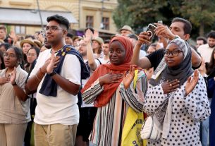 Szeged, nemzetközi hallgatók, külföldi diákok, egyetemisták, egyetem, gólyaeskü, eskütétel, SZTE, Dugonics tér, Rektori Hivatal