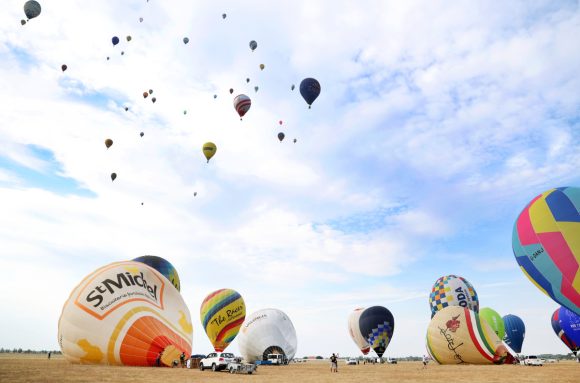 Szeged, 25. FAI Hőlégballon Világbajnokság, hőlégballon, repülés, repülőtér, sport, verseny