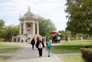 Ópusztaszer, Borszűrő Szent Mihály és Iparosok Napja, Ópusztaszeri Nemzeti Történeti Emlékpark, hagyomány, népművészet, népviselet, néptánc