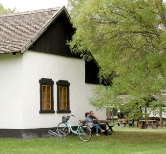 Ópusztaszer, Borszűrő Szent Mihály és Iparosok Napja, Ópusztaszeri Nemzeti Történeti Emlékpark, hagyomány, népművészet, népviselet, néptánc