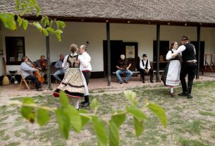 Ópusztaszer, Borszűrő Szent Mihály és Iparosok Napja, Ópusztaszeri Nemzeti Történeti Emlékpark, hagyomány, népművészet, népviselet, néptánc