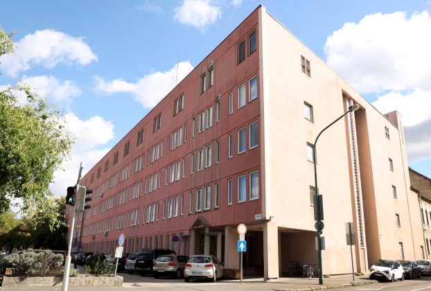 Szeged, veszélyes, Párizsi körút, Szegedi Rendőrkapitányság, épület, rendőrség, lebontják