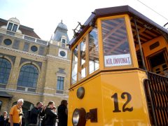 Szeged, Szegedi Villamosközlekedés, 116. éves, születésnapját ünnepli. Ebből nosztalgiavillamos, villamos, tömegközlekedés, Nagyállomás, Indóház tér, SZKT