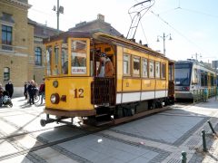 Szeged, Szegedi Villamosközlekedés, 116. éves, születésnapját ünnepli. Ebből nosztalgiavillamos, villamos, tömegközlekedés, Nagyállomás, Indóház tér, SZKT