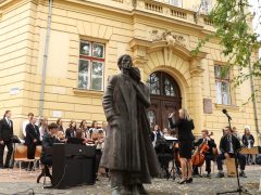 Szeged, Radnóti Miklós Emlékséta, Radnóti Gimnázium, vers, irodalom, kultura