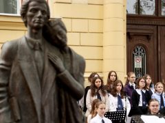 Szeged, Radnóti Miklós Emlékséta, Radnóti Gimnázium, vers, irodalom, kultura