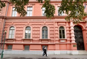 Szeged, Szegedi Tudományegyetem, SZTE, Természettudományi és Informatikai Kar, Bolyai épület, épület, Aradi vértanúk tere, egyetem, oktatás