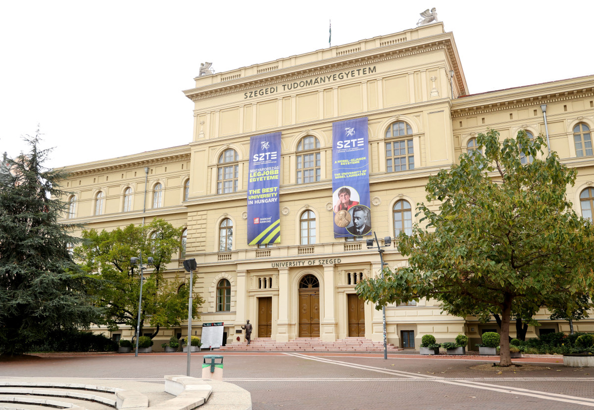 Szeged, Szegedi Tudományegyetem, SZTE, Rektori Hivatal, épület, Dugonics tér, egyetem, oktatás