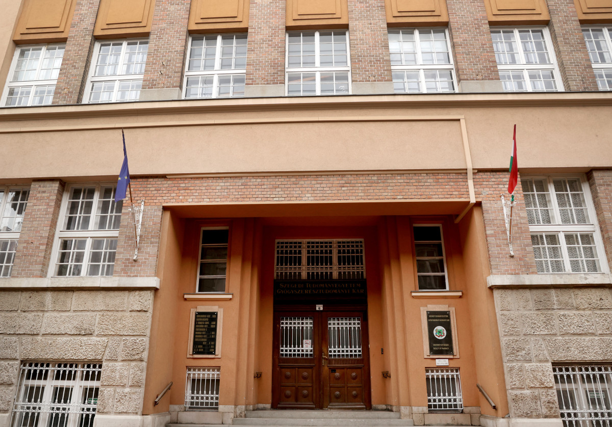 Szeged, Szegedi Tudományegyetem, SZTE, Gyógyszerésztudományi Kar, épület, Eötvös utca, egyetem, oktatás