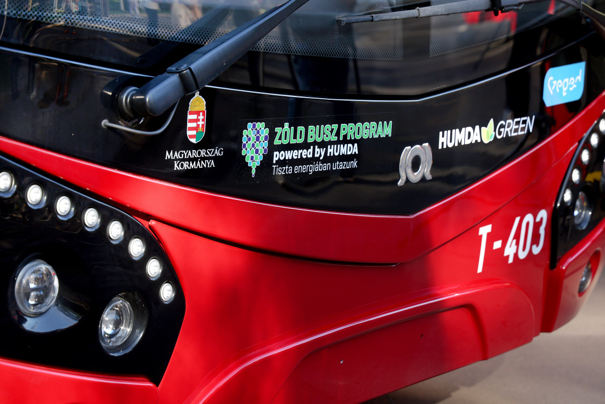 Szeged, ZÖLD BUSZ PROGRAM, sajtótájékoztató, környezetkímélő, elektromos meghajtású, troli, trolibusz, Széchenyi tér, közlekedés, tömegközlekedés