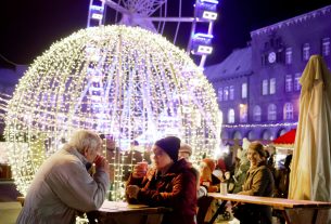 Szeged, Dóm tér, karácsonyi vásár, karácsonyi fények, ünnep, advent, karácsony, ajándék