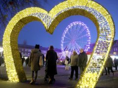 Szeged, Dóm tér, advent, koszorú, Botka László, Kiss-Rigó László, gyertyagyújtás, adventi vásár, karácsonyi vásár