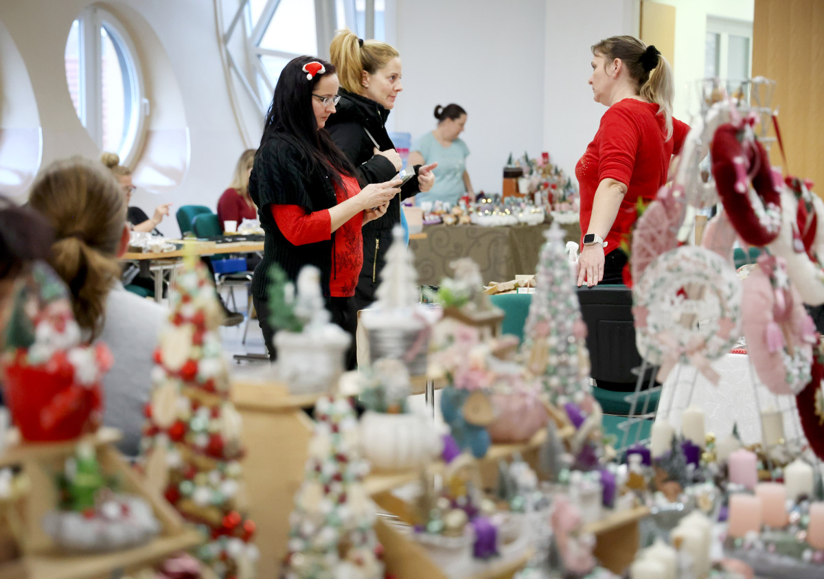 Szeged, Kamara, Női Vezetői Klub, kézműves vásár