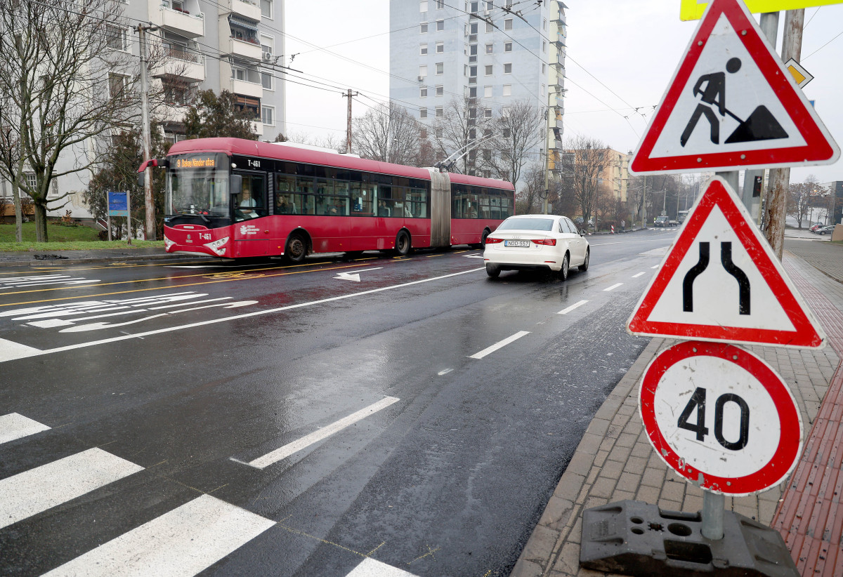 Szeged, útfelújítás, Etelka sor, burkolatcsere, aszfaltozás, közlekedés, autó