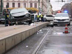 Szeged, baleset, Anna-kút, villamos megálló, autó, gázolás, rendőr, rendőrség, helyszínelés