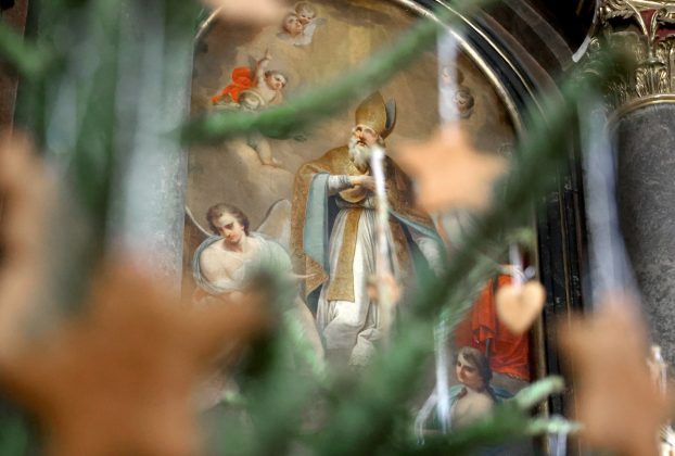 Szeged, Advent, Felsővárosi Szent Miklós Plébánia, mézeskalács, fenyő, fenyődíszítés, betlehem, templom