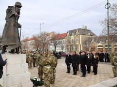 Szeged, doni áttörés áldozatai, megemlékezés, kormányhivatal, Rákóczi tér, koszorúzás