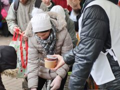 Szeged, Ételt az Életért Alapítvány, ételosztás, Anna-kút, szegénység, rászorulók