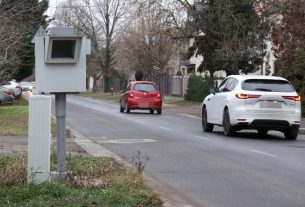 Szeged, Derkovits fasor, Töltés utca, traffibox, sebesség korlátozás, közlekedés, sebbeség mérő, forgalom