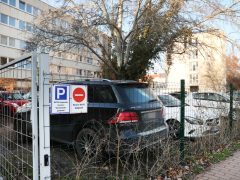 Szeged, parkolás, Újklinika, fizetős, klinikai parkoló, beléptető rendszer