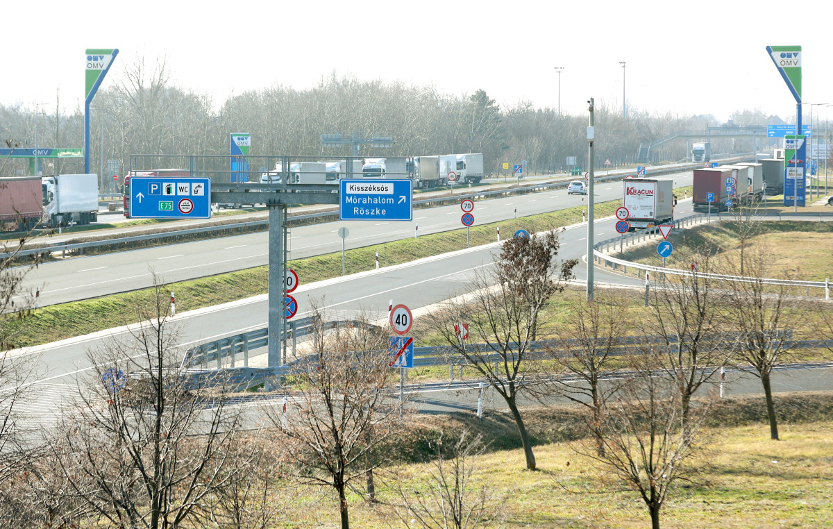 Röszke, röszkei határátkelő, út, tábla