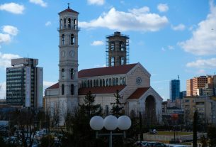 Koszovó. Pristina. Választások. Politika.
