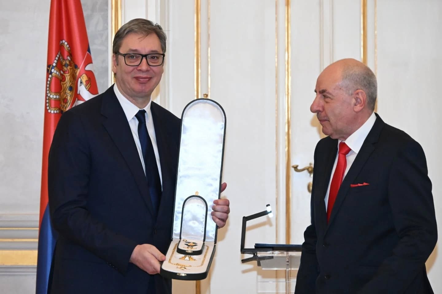 Sulyok Tamás kitüntette Aleksandar Vučić szerb köztársasági elnököt