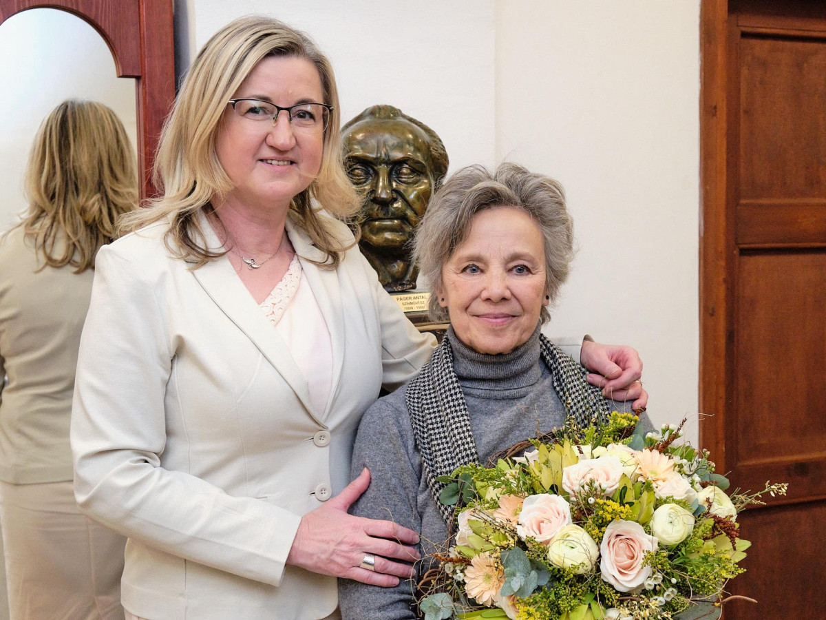 Szirtes Ági vehette át az idei Páger Antal-színészdíjat