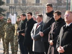 Szeged, kommunista diktatúrák áldozatai, megemlékezés, Kormányhivatal, Glattfelder Gyula tér, koszorúzás