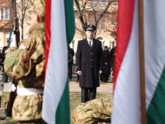 Szeged, kommunista diktatúrák áldozatai, megemlékezés, Kormányhivatal, Glattfelder Gyula tér, koszorúzás