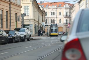 Szeged, sárga, tram train, Zrínyi utca, tömegközlekedés, vasútvillamos, MÁV, forgalom