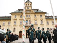 Szeged, március 15., ünnepség, Klauzál tér, zászlófelvonás, Széchenyi tér, Szabó Sándor