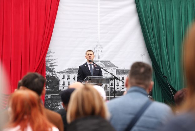 Szeged, március 15., ünnepség, Klauzál tér, zászlófelvonás, Széchenyi tér, Szabó Sándor