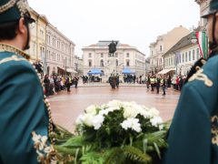 Szeged, március 15., ünnepség, Klauzál tér, zászlófelvonás, Széchenyi tér, Szabó Sándor