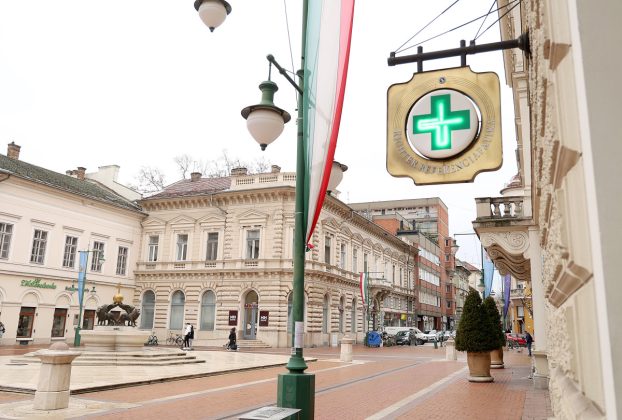 Szeged, patika, gyógyszertár, egészségügy, egészség