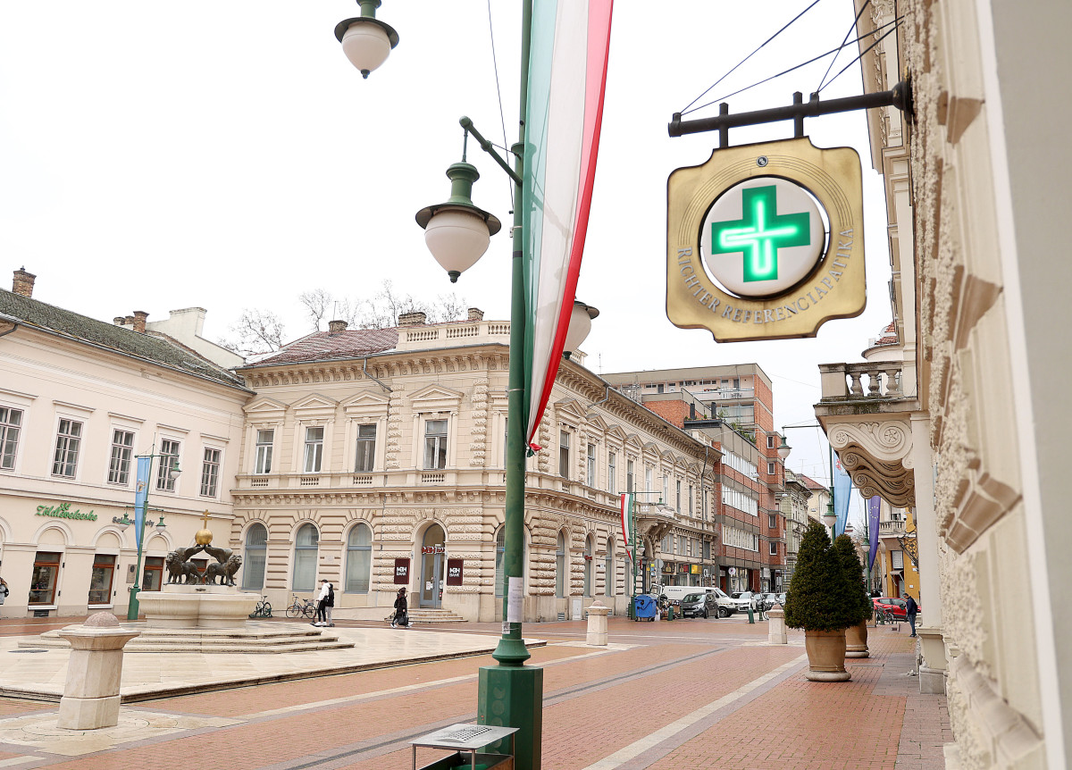 Szeged, patika, gyógyszertár, egészségügy, egészség
