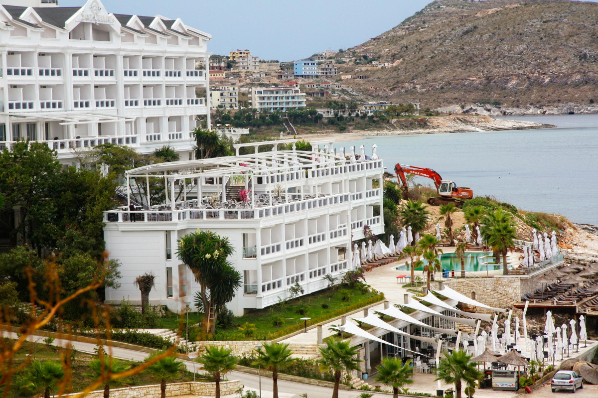 Albánia. Saranda. EU-csatlakozás.