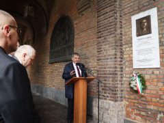 Szeged, Prof. Dr. Dávid Lajos, Gyógyszerészeti Intézet, Dóm tér, Nemzeti Emlékcsarnok, Pantheon, emléktábla, avatás, Hankó Balázs, Kiss-Rigó László, Rovó László