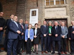 Szeged, Prof. Dr. Dávid Lajos, Gyógyszerészeti Intézet, Dóm tér, Nemzeti Emlékcsarnok, Pantheon, emléktábla, avatás, Hankó Balázs, Kiss-Rigó László, Rovó László