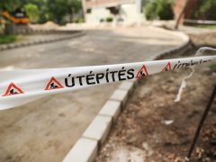 Szeged, Retek utca, parkoló, épít, parkolás, lakótelep