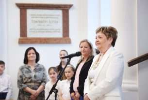 Szeged, Tabán Alapfokú Általános és Művészeti Iskola, iskola, 40 éves, kiállítás, Móra Ferenc Múzeum, Plesovszkiné Ujfaluczki Judit