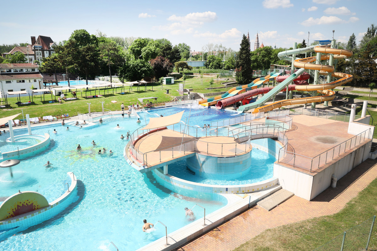 Szeged, Napfényfürdő Aquapolis Szeged, SZUE, strand, május 1., strand szezon