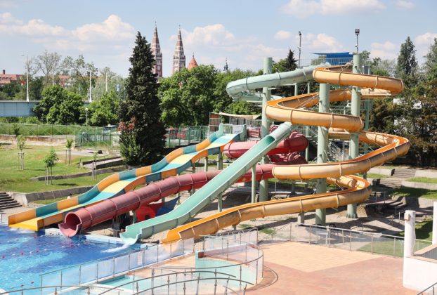 Szeged, Napfényfürdő Aquapolis Szeged, SZUE, strand, május 1., strand szezon