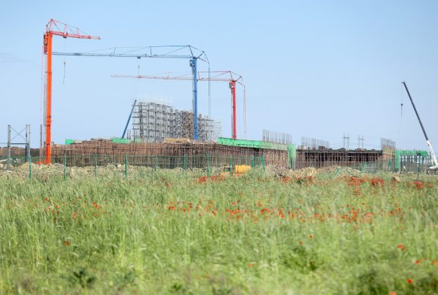 Szeged, épül, BYD, gyár, autógyár, gazdaság, ipar, építkezés