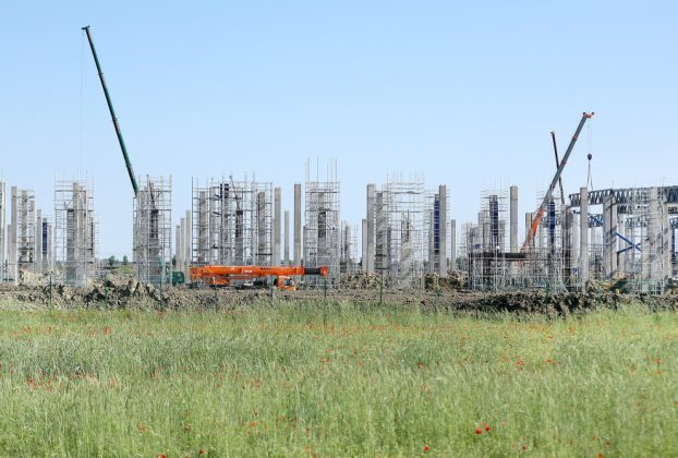 Szeged, épül, BYD, gyár, autógyár, gazdaság, ipar, építkezés