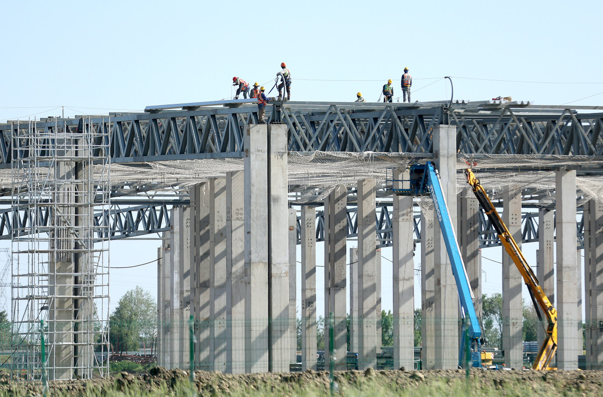 Szeged, épül, BYD, gyár, autógyár, gazdaság, ipar, építkezés